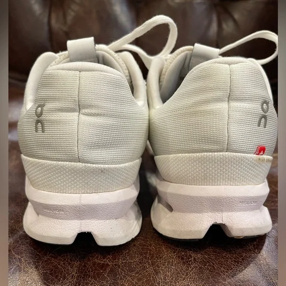 On Cloud OnRunning Cloud Surfer Women Size 9 White Running Gym Workout - Picture 5 of 8